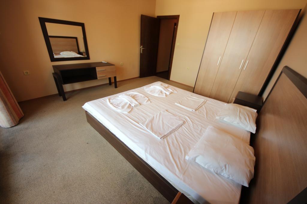 Menada Villa Bonita Apartments Солнечный берег Экстерьер фото