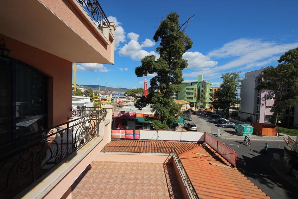 Menada Villa Bonita Apartments Солнечный берег Экстерьер фото